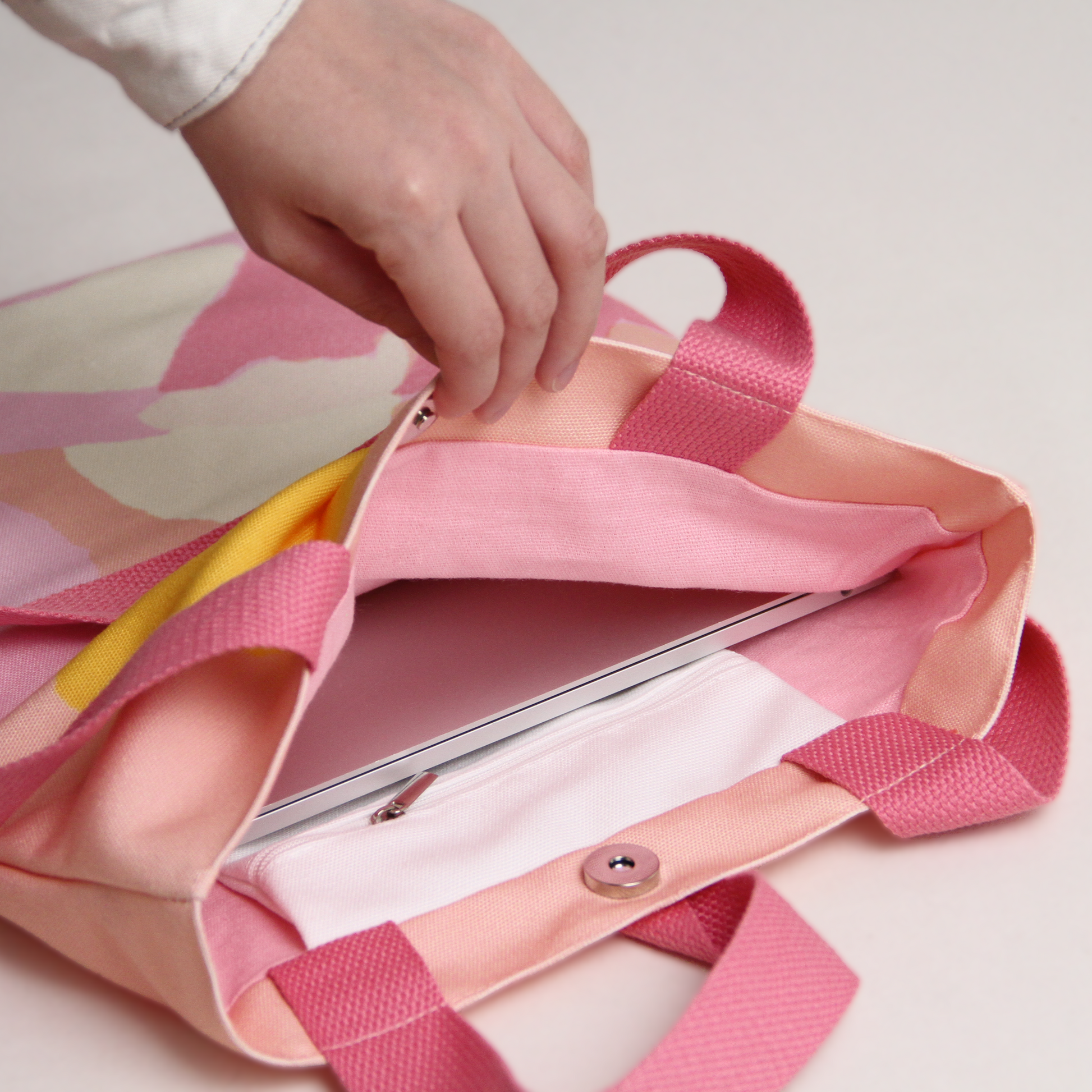 Sunday – Cat Convenience Sunday – Cat Convenience