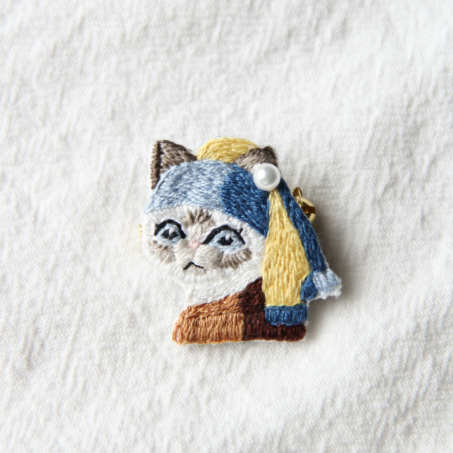Cat with a Pearl Earring Hand-Embroidered Brooch