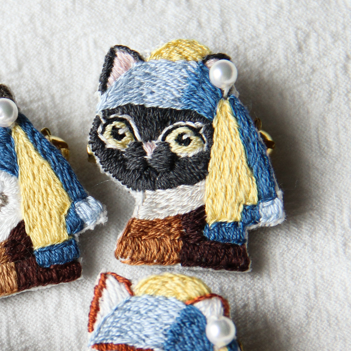 Cat with a Pearl Earring Hand-Embroidered Brooch